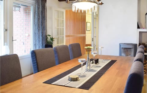 Gorgeous Home In Visby With Sauna Casa in Visby