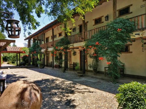 Patio, Facade/entrance