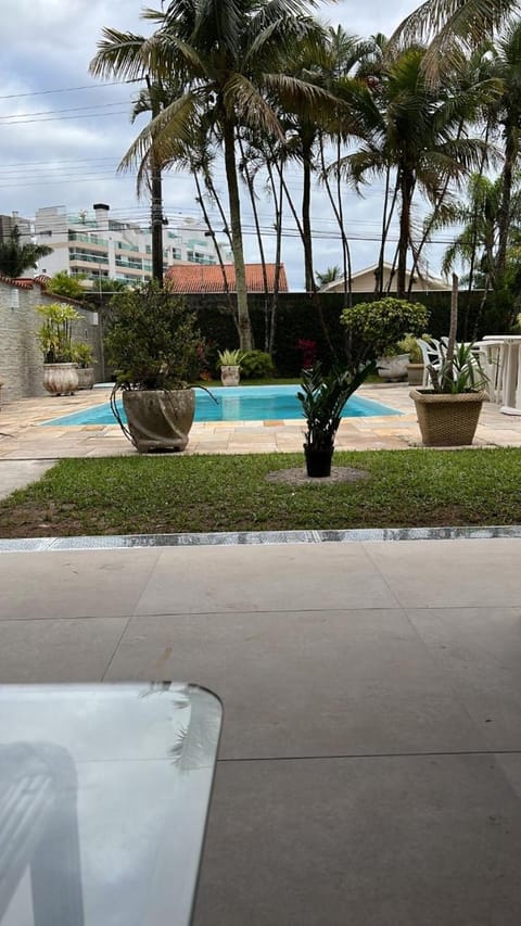 Casa de Praia Nova com piscina em Bertioga House in Bertioga