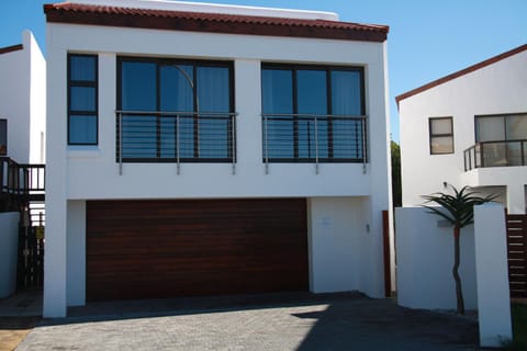 Supertubes Guesthouse Bed and Breakfast in Eastern Cape