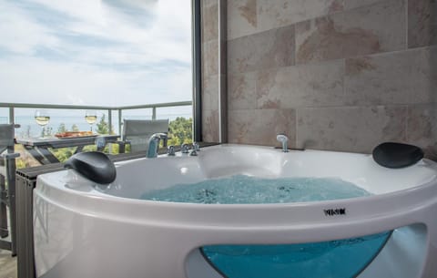 Hot Tub, Sea view