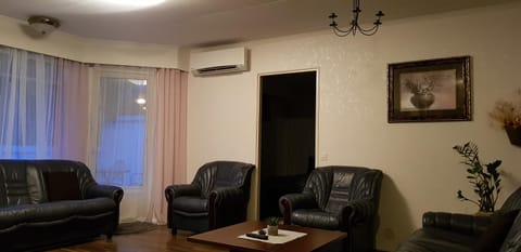 4 Bedrooms near Center - Kranni Apartment in Finland