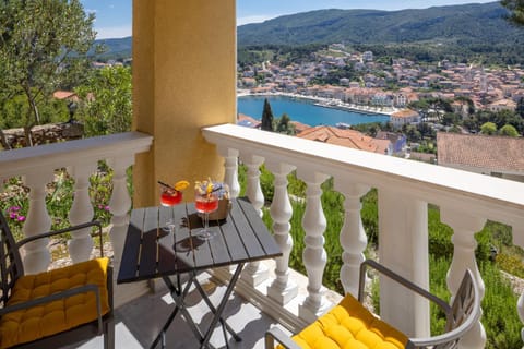 Patio, Day, Natural landscape, View (from property/room), Balcony/Terrace, Sea view