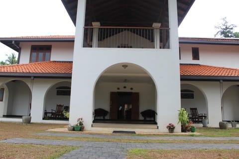 Villa Nilmalee Hotel in Central Province