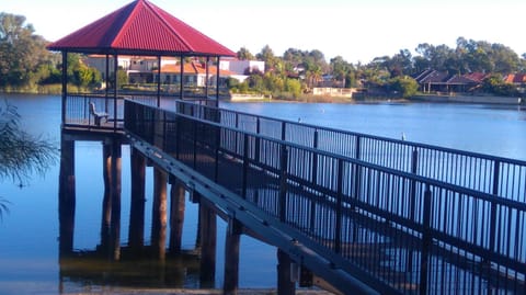 Nearby landmark, Neighbourhood, Summer, Lake view