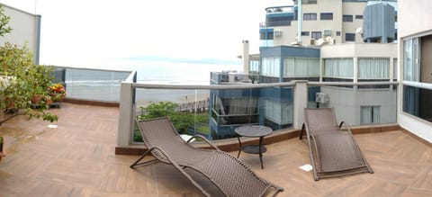 View (from property/room), Balcony/Terrace, Seating area, sunbed