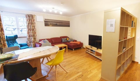 Living room, Seating area, Dining area