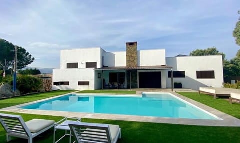 Villa La Roca Madrid Villa in Community of Madrid