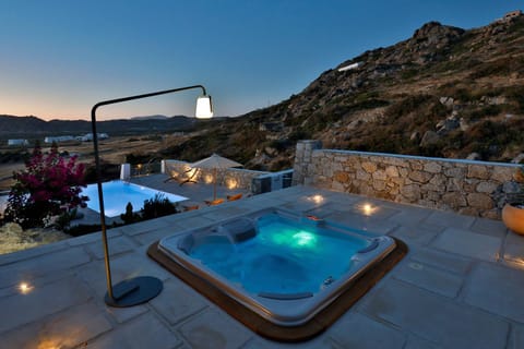 Natural landscape, Hot Tub, Mountain view, Pool view