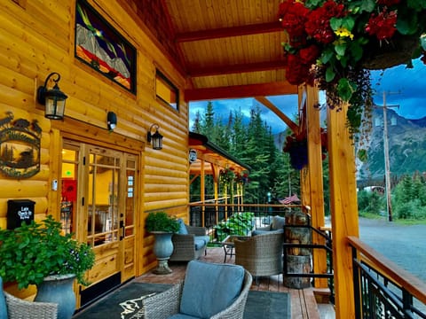 McKinley Creekside Cabins Natur-Lodge in McKinley Park