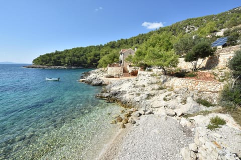 Secluded fisherman's cottage Cove Golubinka, Hvar - 14344 House in Dubrovnik-Neretva County