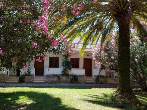 Property building, Natural landscape, Garden, Garden view