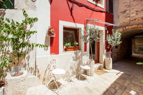 Patio, Day