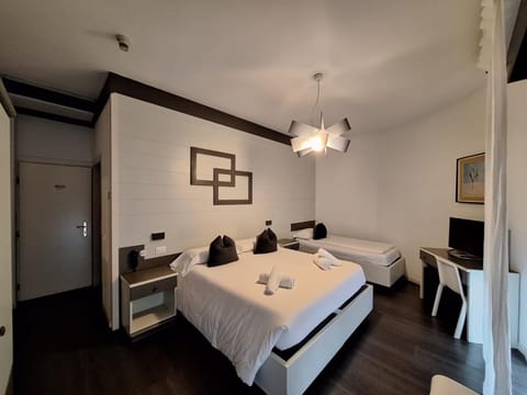 Athos Hotel Hotel in Riva del Garda