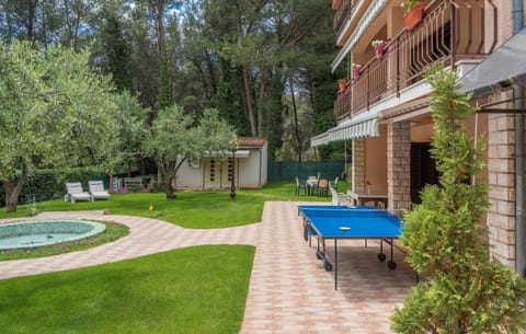 Patio, Table tennis