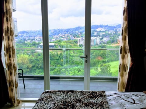 Bedroom, Mountain view