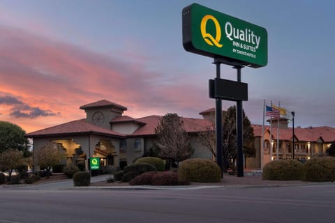 Quality Inn & Suites Gallup I-40 Exit 20 Hotel in Gallup