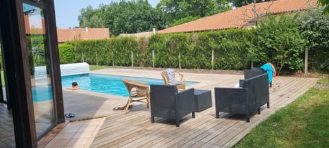 Maison landaise moderne piscine chauffée spa House in Lit-et-Mixe