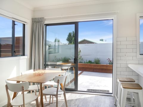 Balcony/Terrace, Kitchen or kitchenette, Dining area