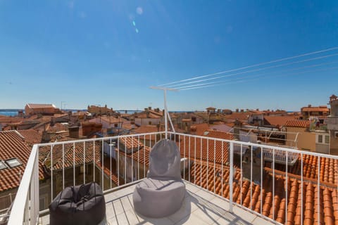 Balcony/Terrace, City view