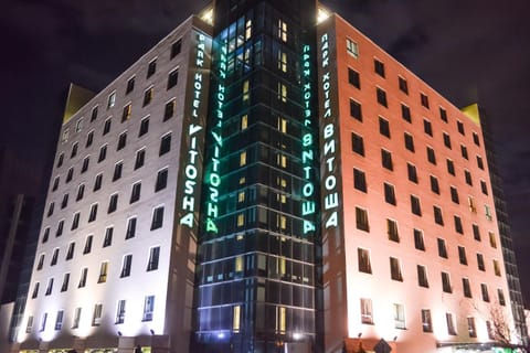 Property building, Facade/entrance, Night