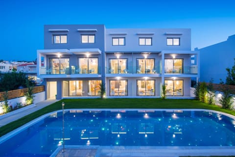 Bird's eye view, Pool view