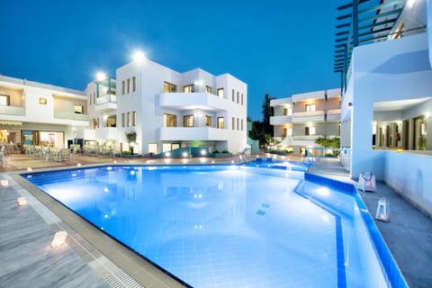 Mary Hotel & Mary Royal Suites Apartment hotel in Rethymno