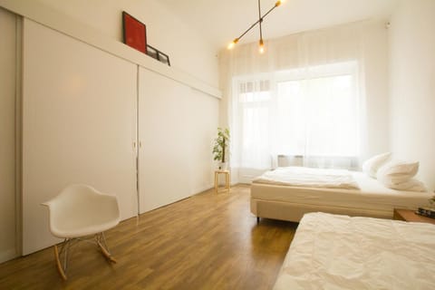 Central , 3 rooms in Frankfurter Tor Apartment in Berlin