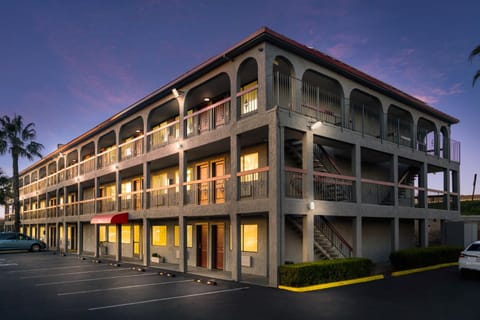 Red Roof Inn Stockton Motel in Stockton