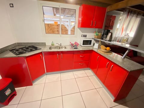 Coffee/tea facilities, Kitchen or kitchenette, minibar, stove, toaster, kitchen