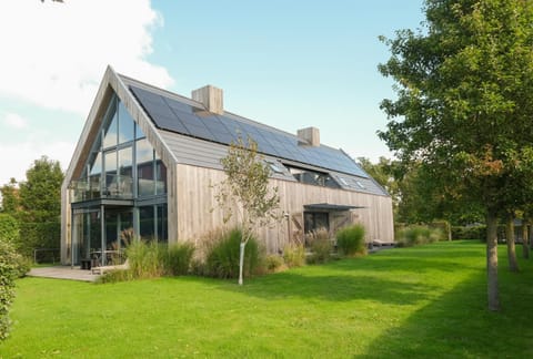 Property building, Spring, Day, Garden, Garden view