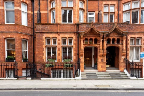 Property building, Facade/entrance