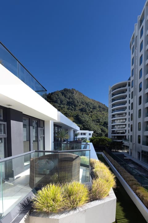 Balcony/Terrace, Mountain view