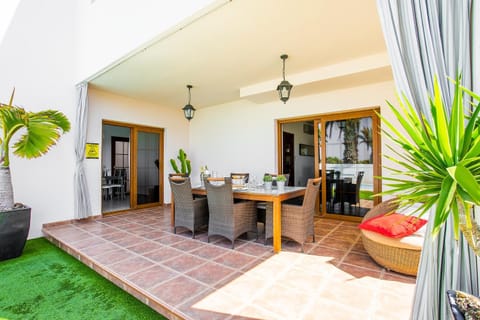 Garden, Dining area