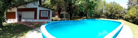 Chalet con piscina Haus in Chivilcoy