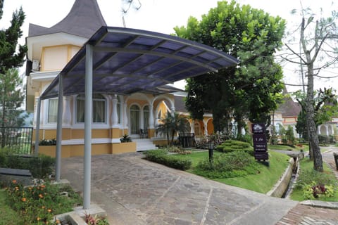 Diyar Villas Puncak NB3/3 Villa in West Java