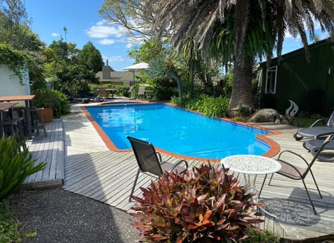 Garden, Swimming pool