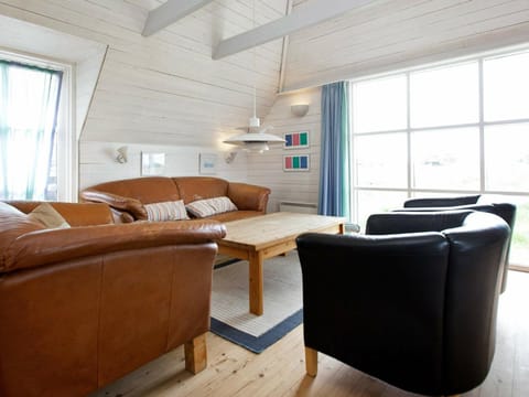10 person holiday home in Bl vand Maison in Blåvand