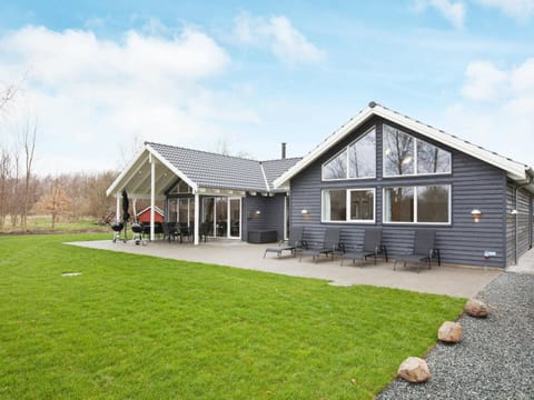 18 person holiday home in H jby House in Zealand
