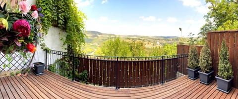 View (from property/room), Balcony/Terrace, Landmark view