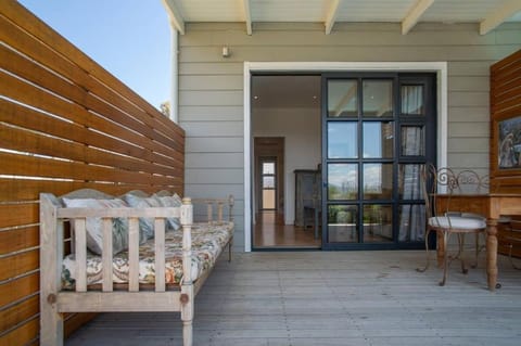 Patio, Balcony/Terrace, Seating area