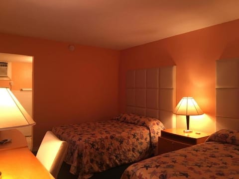 Executive Economy Lodge Motel in Pompano Beach