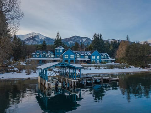 Property building, Day, Natural landscape, Bird's eye view, Garden view, Garden view, Lake view, Mountain view