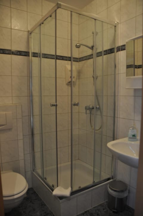 Bathroom, Photo of the whole room