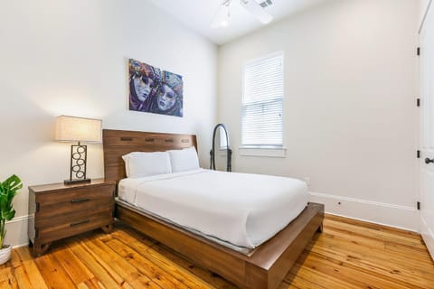Stunning 3BR on Carondelet by Hosteeva Apartment in Warehouse District