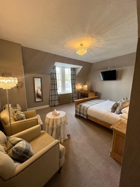 Glentower Lower Observatory Bed and Breakfast in Fort William