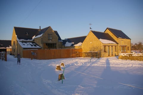 Ty Nant Cottages and Suites House in West Oxfordshire District