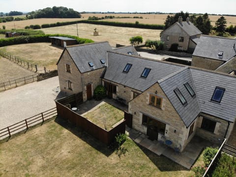 Ty Nant Cottages and Suites House in West Oxfordshire District