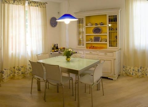 Casina Rosa Apartment in Forte dei Marmi