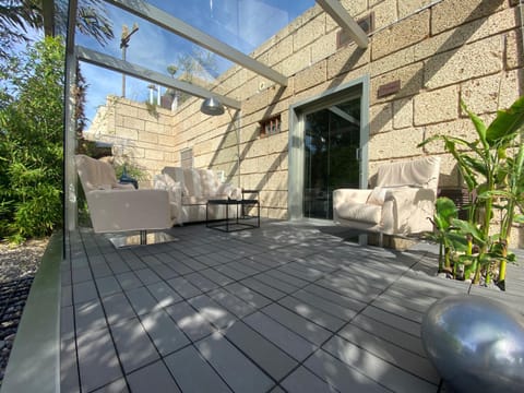 Patio, Garden, Balcony/Terrace